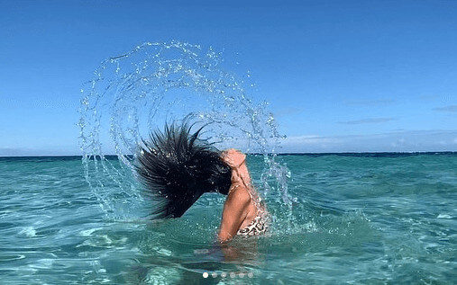 Flip Of Hair From The Queen